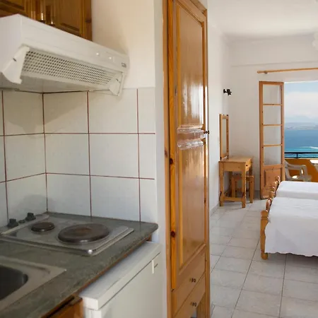 Pansion Laertes Apartment Tsoukaládhes